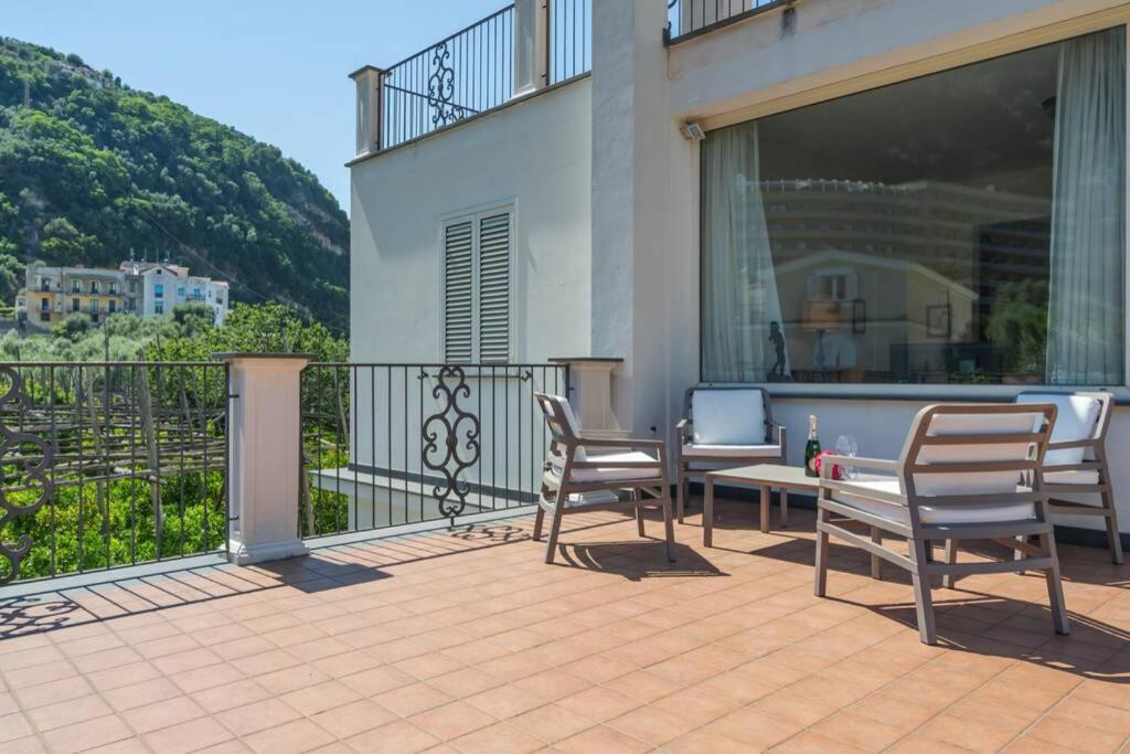 Casa Gege', For Up To 5 Guests, Shared Pool, Sorrento Center Διαμέρισμα Εξωτερικό φωτογραφία